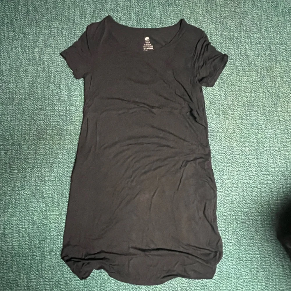 Kindred Bravely Black Maternity and Nursing Eleanora T-Shirt Dress - Picture 3 of 7
